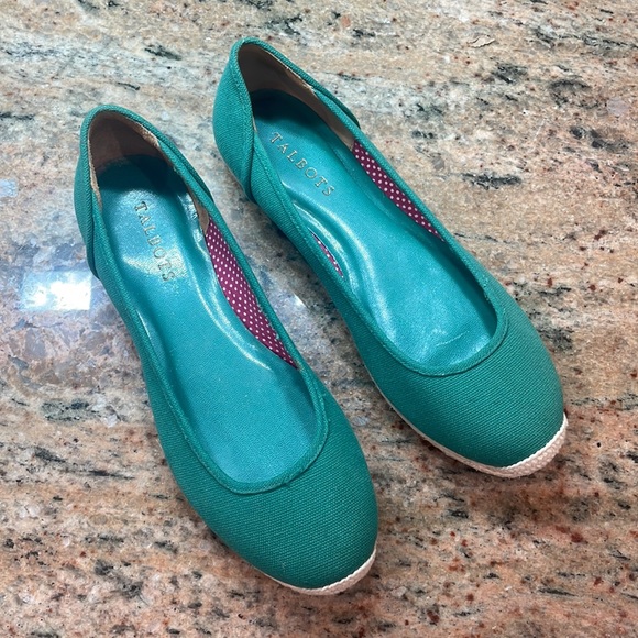 NEW Women’s Talbots Palma Cotton Canvas Flats size 7.5 perfect for Christmas! 🎄 - Picture 4 of 8